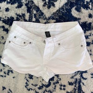 Rue 21 white shorts